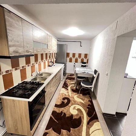 Jas Apartament Apartment Lupeni  ภายนอก รูปภาพ